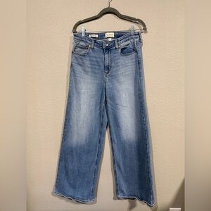 Universal Thread Light Blue wide leg Jeans